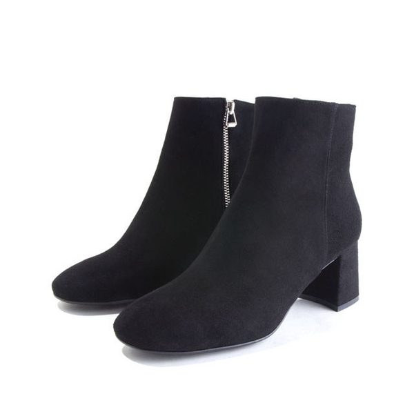 Blunt Toe Anckle Boots / Suede Black