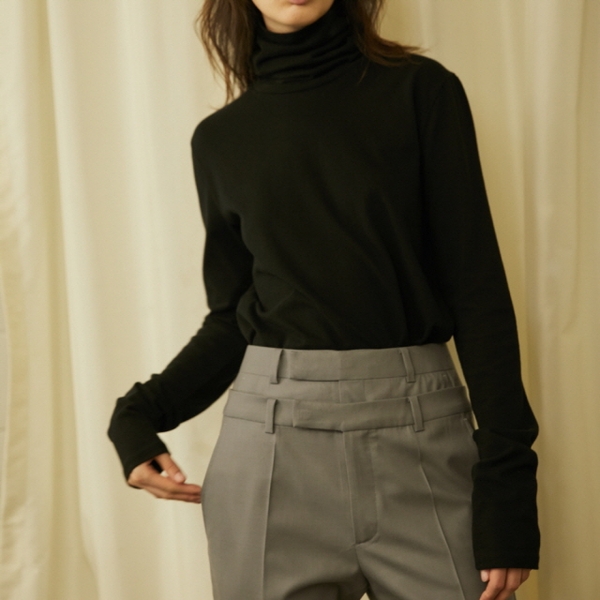 LOW TURTLENECK T - BLACK