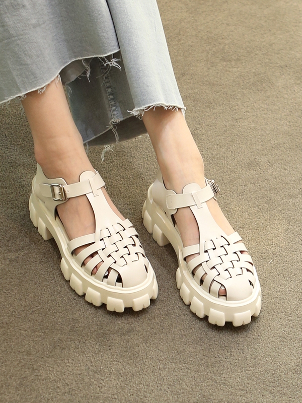 21A8110 cream sandal