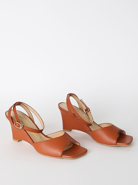 NO. Chloe Modern Wedge Sandal _ BROWN