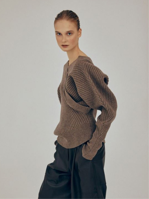 UNBALANCE RIBBED SWEATER_LIGHT BROWN