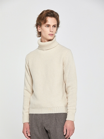 Turtle Neck Sweater_Ivory