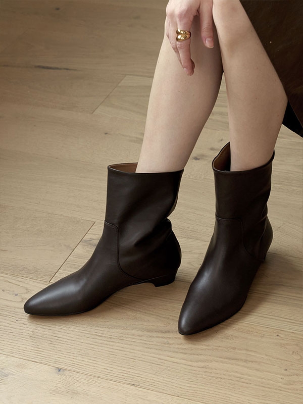 WIDE ANKLE BOOTS IN BAY BROWN