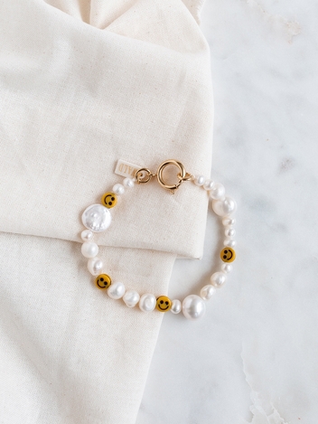 Smilie Dude Pearl Bracelet