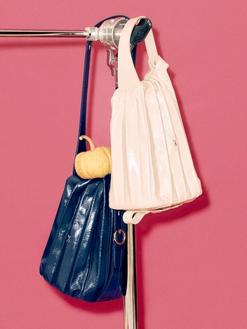 Lucky Pleats Pumpkin Bag Majolica Blue