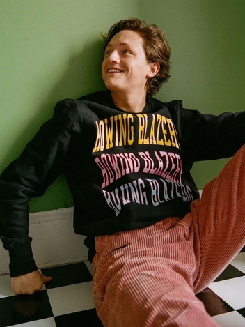TRIPLE COLLEGIATE CREWNECK - BLACK