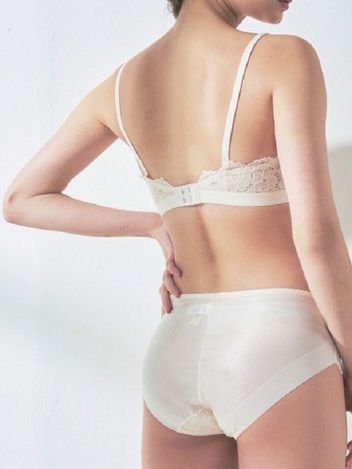 Daisy Lace Hem-Panty