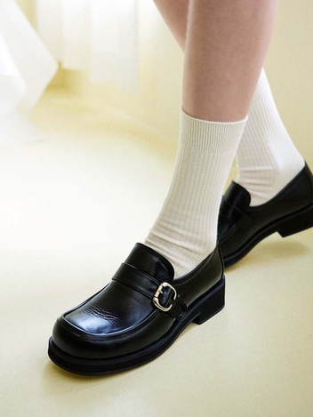 IS_221323  Round Buckle Loafer_Black