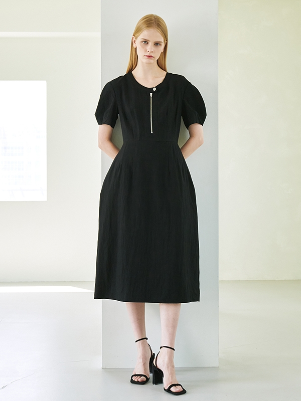 Volume Half Zip-Up Dress - Black