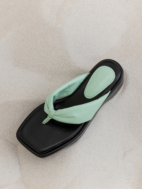 Padded flip-flops - mint