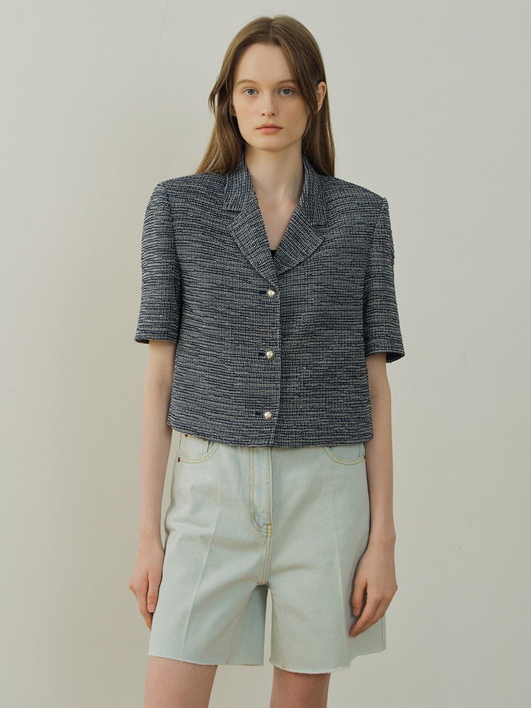raw cut denim shorts (light blue)
