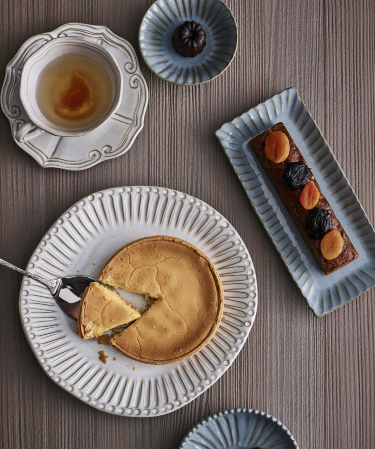 CLASSIC TABLEWARE