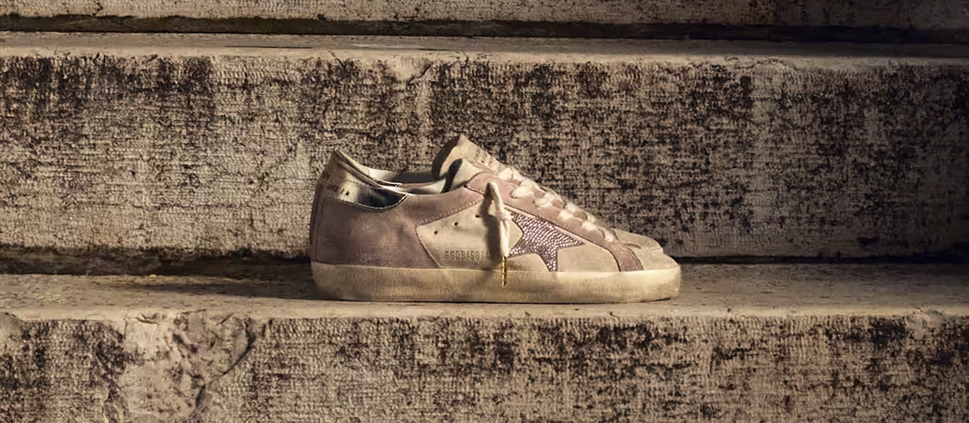 GOLDEN GOOSE