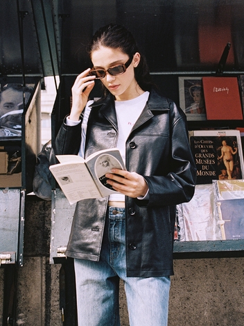 페이크 레더 블레이저