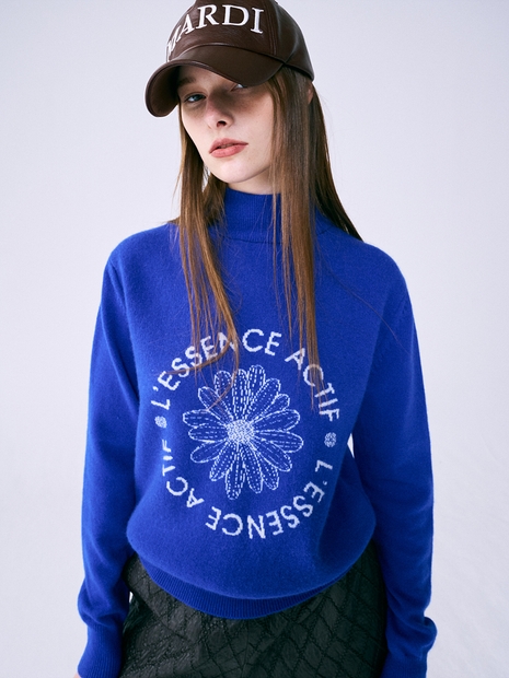 EMBLEM JACQUARD HIGH NECK KNIT_BLUE