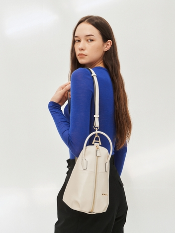 A BAG SLING BOMI CREAM