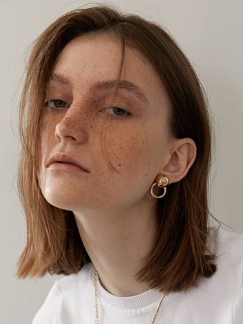 Revert earring - gold