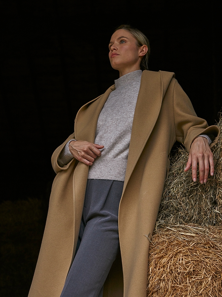 SIGNATURE HOOD ROBE COAT 0026_CAMEL