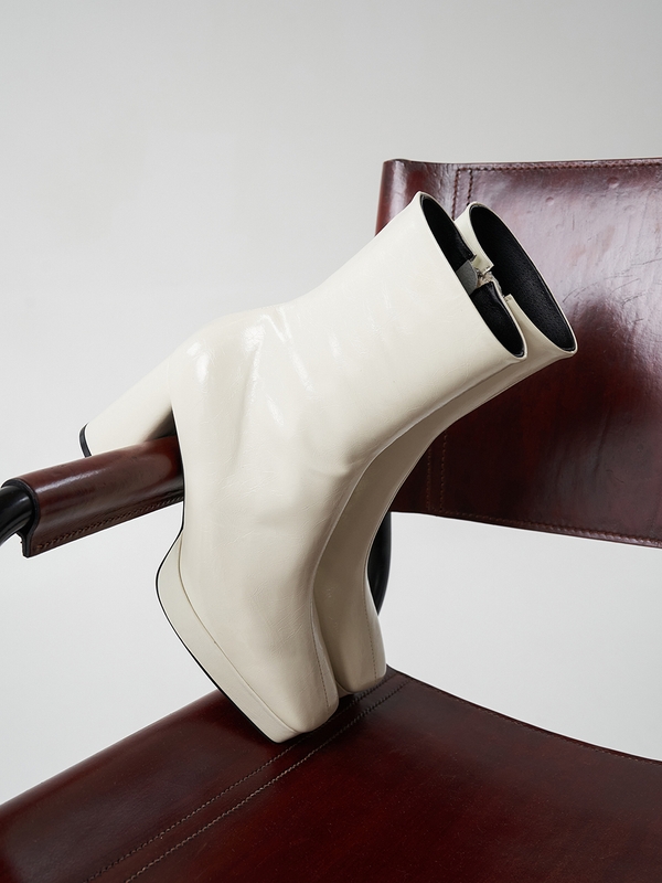 Lola Ankle Boots Leather Ivory