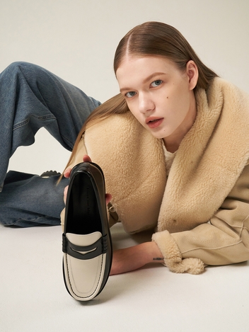 Amber Loafers Leather Ivory / Black