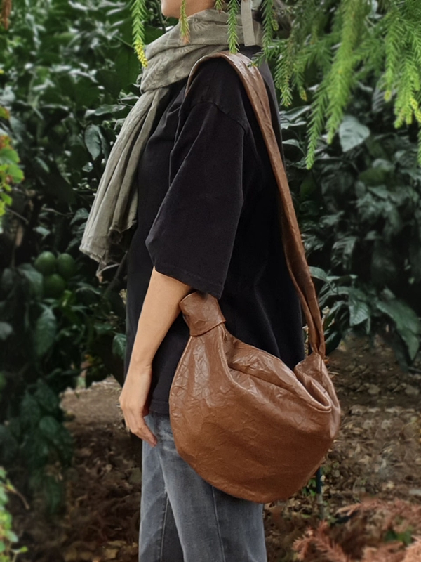 Baguette Leather Cross Bag (HOBO)/ Toffee