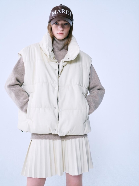  PADDED FAUX LEATHER VEST_IVORY