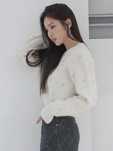 [신세경 PICK] Alpaca Beading Crop Knit VC239OPO004M