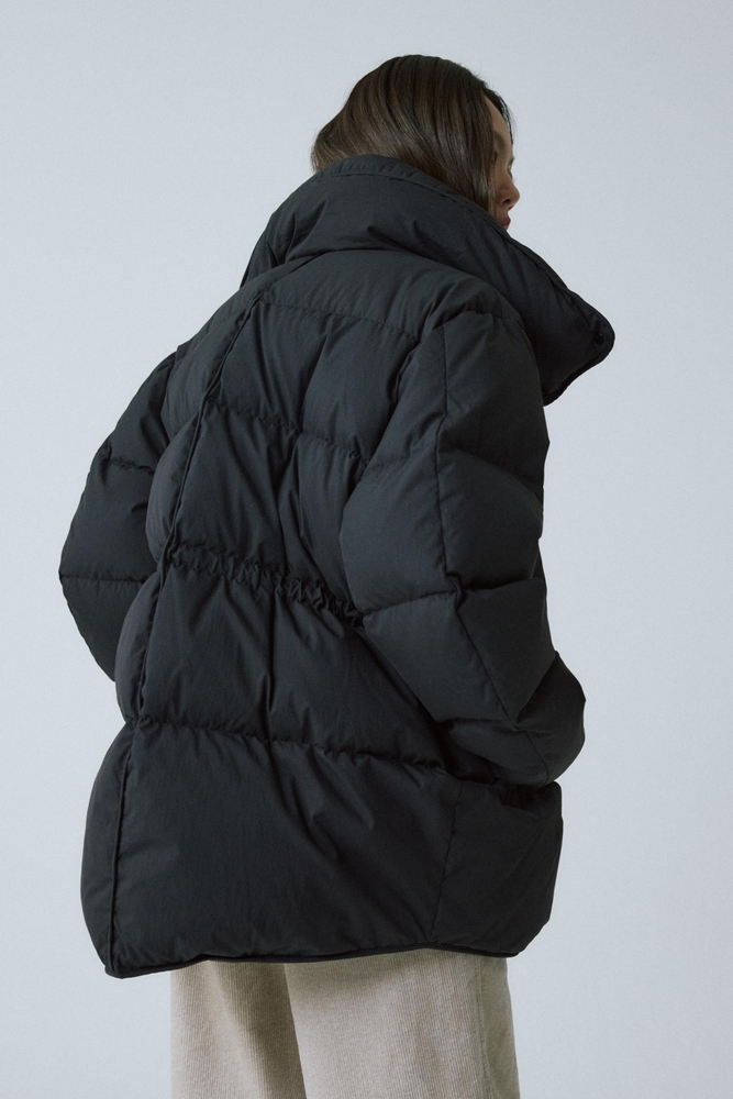 BLACK HIGH NECK DOWN JACKET