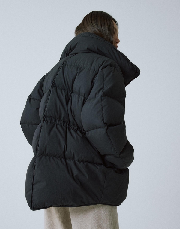 BLACK HIGH NECK DOWN JACKET