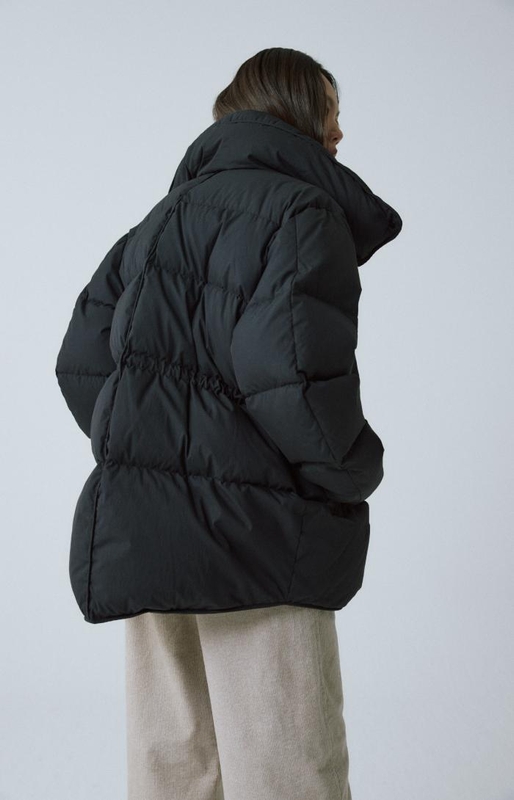 BLACK HIGH NECK DOWN JACKET