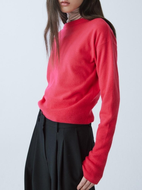 RED WOOL BACK KEYHOLE KNIT TOP