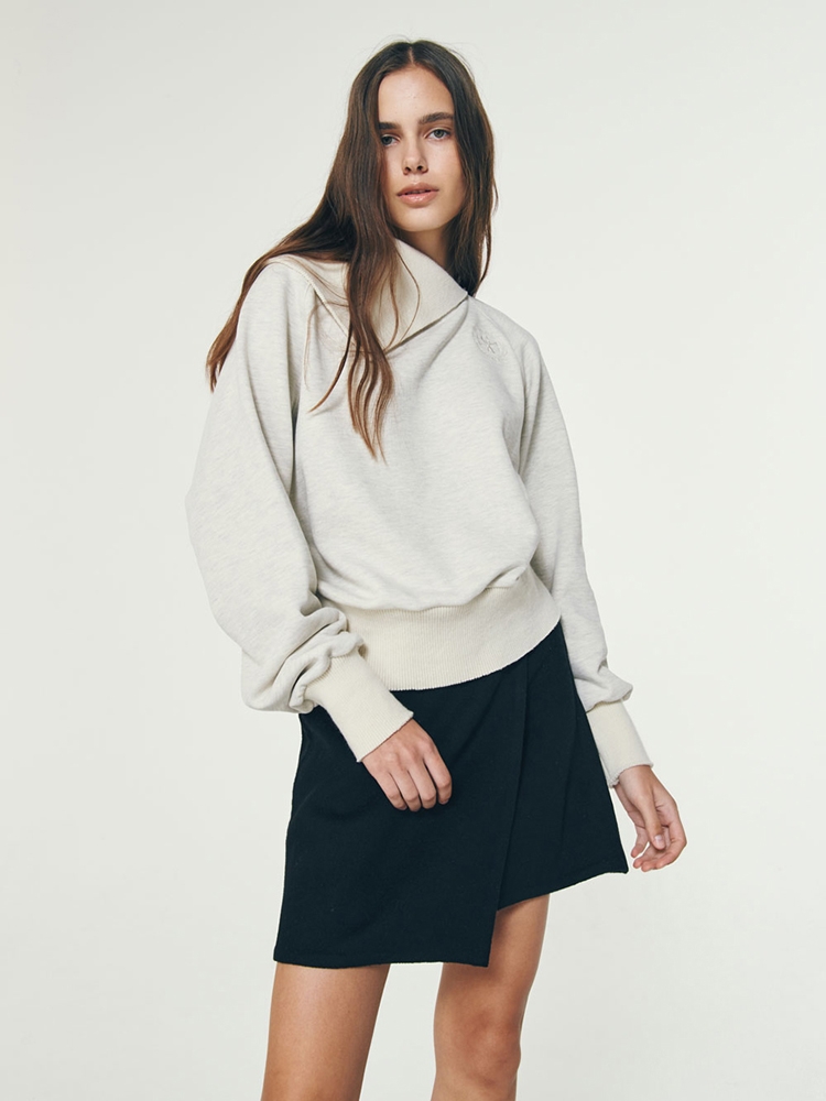 DIAGONAL COLLAR RAGLAN SWEATSHIRT OATMEAL