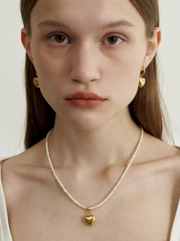 Light Natural Pearl & Heart Necklace