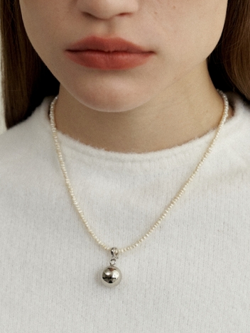 Light Natural Pearl & Ball Necklace
