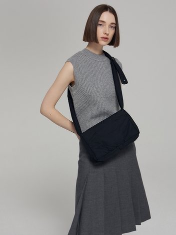 PLAIN BAG BLACK