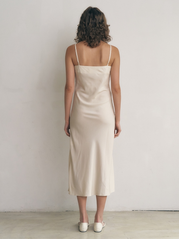 러브_Slim Sleeveless Dress - Off white