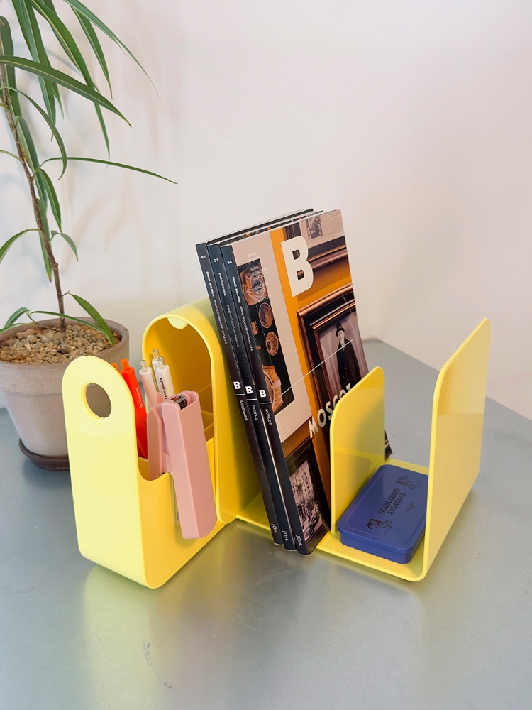 Book Standy_Lemon