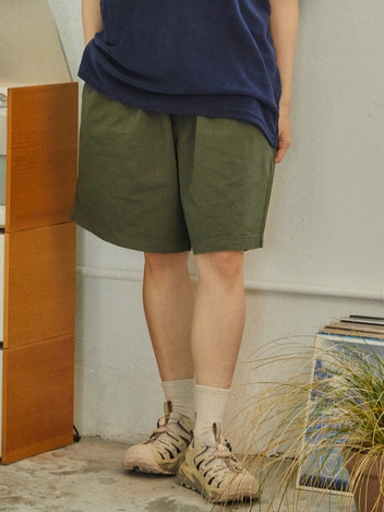 투턱 와이드 하프팬츠 카키