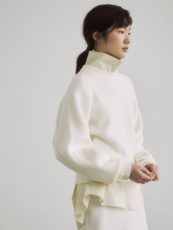 OFF WHITE OVERSIZE LINE POINTED KNIT TOP