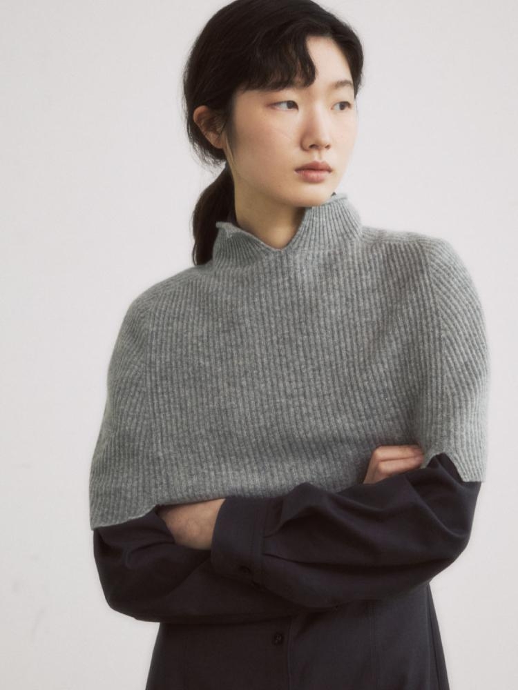 LIGHT GREY WOOL BLEND SEAMLESS KNIT CAPE