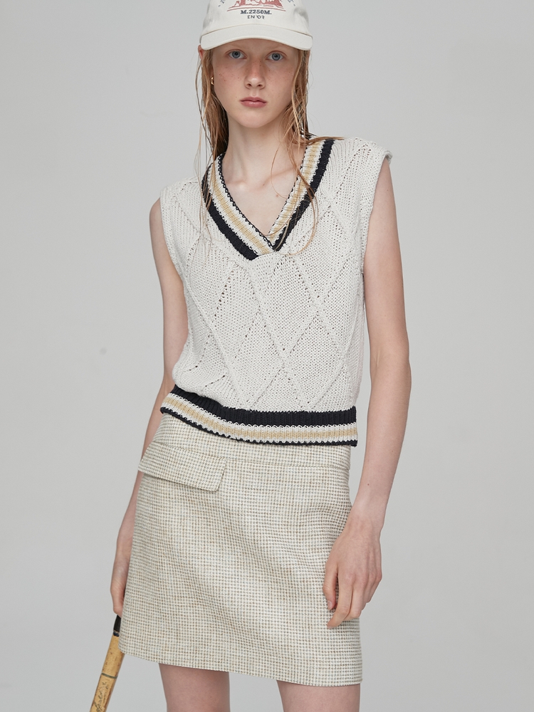 V-NECK LINE KINIT VEST - IVORY