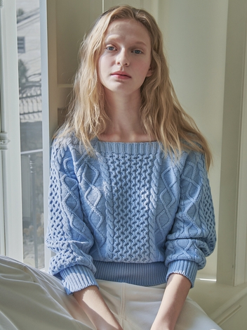 SQUARE NECK FISHERMAN KNIT SOFT BLUE