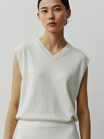 LANA WOOL V NECK VEST - IVORY