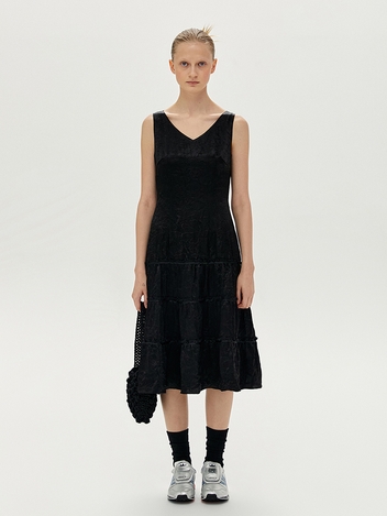 Kate Satin Wrinkle Dress in Black