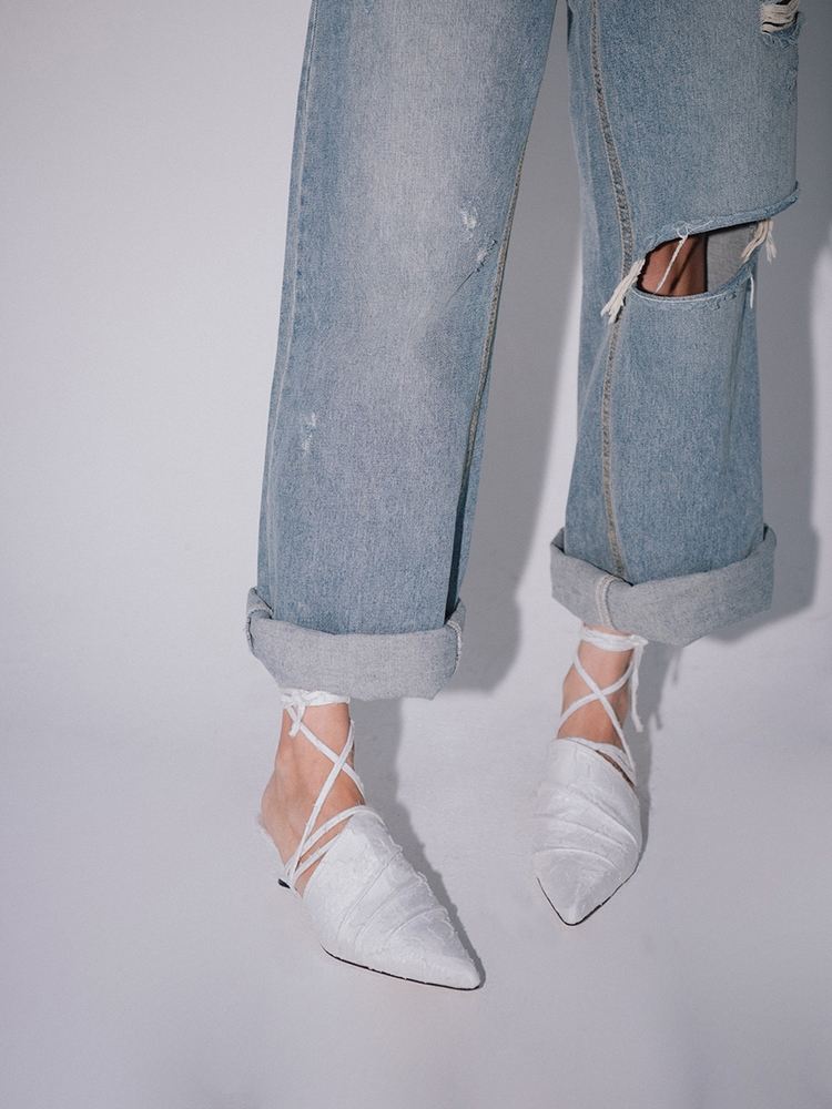 Jacquard  pointed mules - White