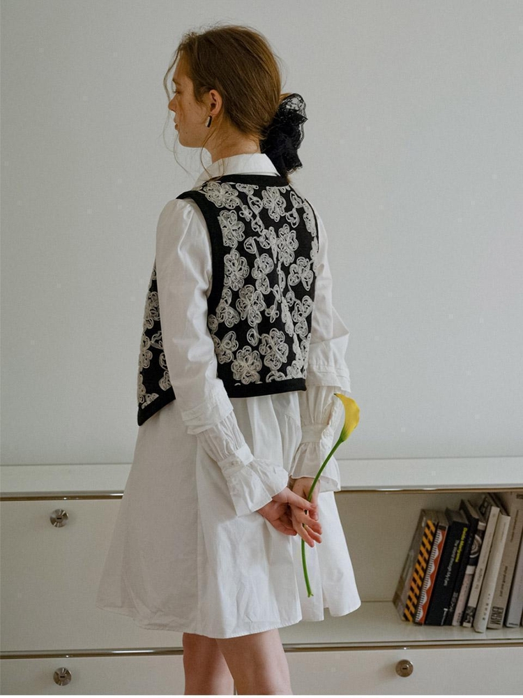 Cest_Black flower vest