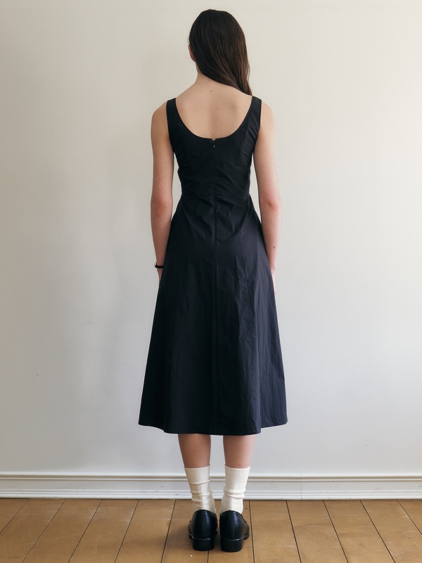 Sangria_Sleeveless U-neck Dress - Black