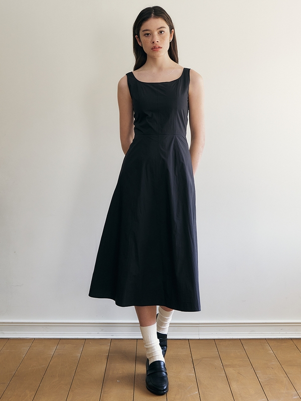 Sangria_Sleeveless U-neck Dress - Black