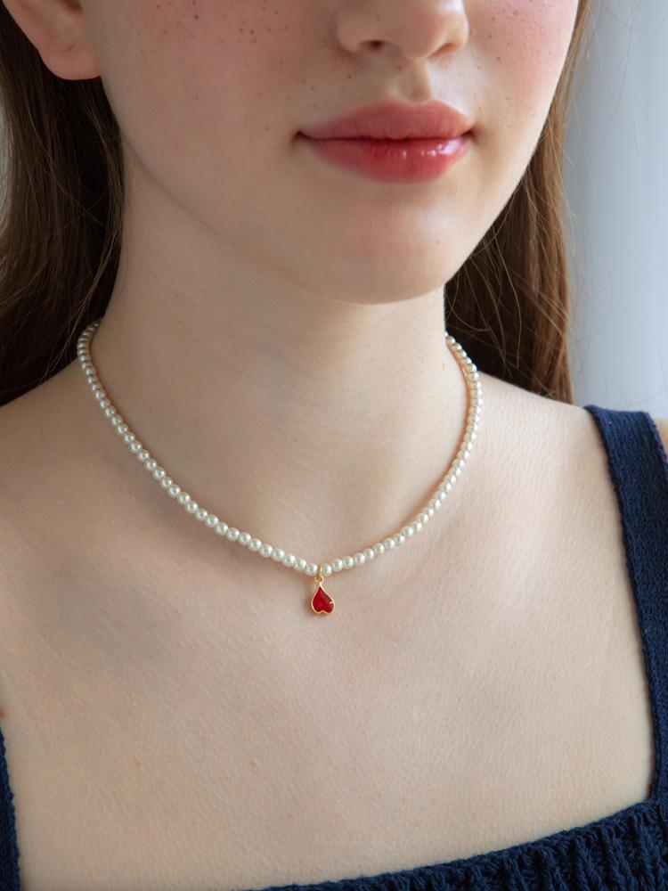 Red heart pearl necklace 레드 하트 진주 목걸이