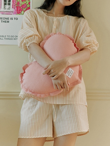시그니처 엠보 하트 쿠션 커버 (Pink/White)